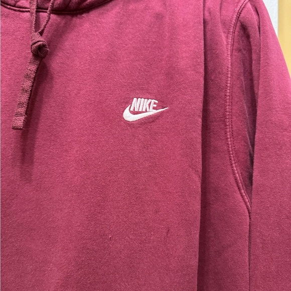 Nike Men's Burgundy Hoodie! EUC - Picture 2 of 4